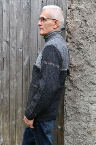 T-665 BB1 Mens woolen cardigan with pockets